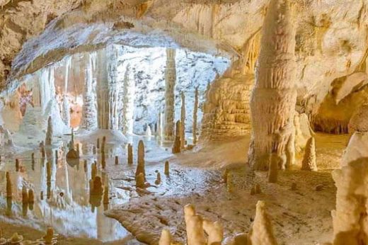 grotte-frasassi-caves.jpg